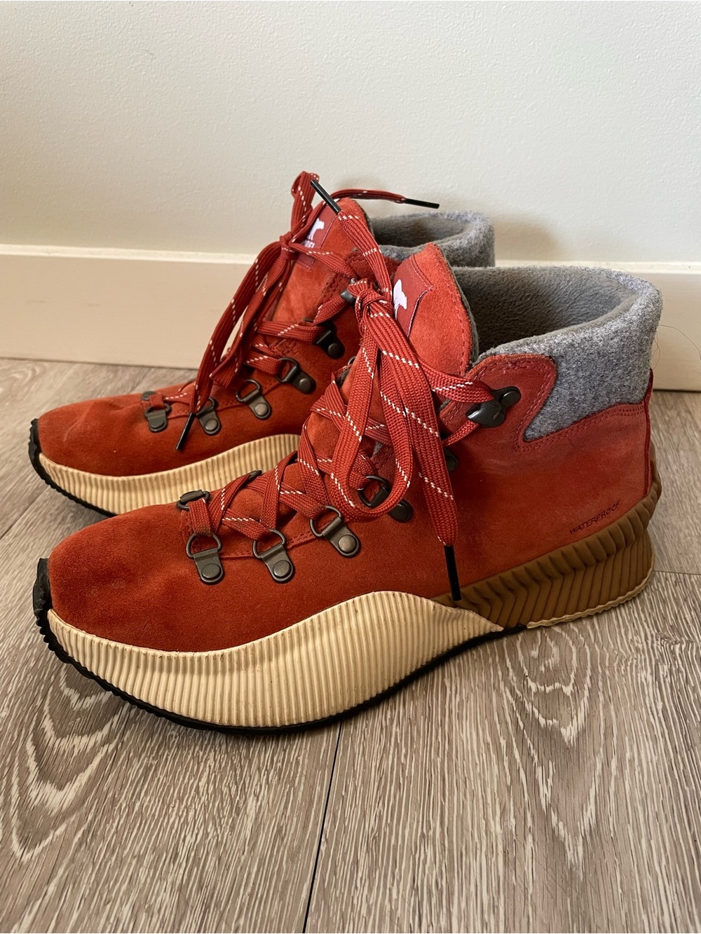 SOREL Out N About III Conquest Waterproof Boots Hiking Trail Size 8